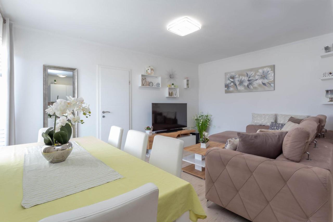 Apartments Edi - Zf Hvar Хвар Екстериор снимка